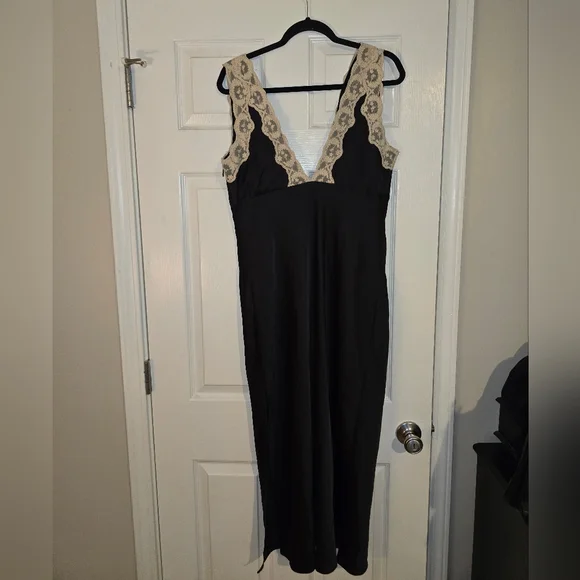 Abercrombie & Fitch Black Slip Midi Dress With Cream Lace Size Large - Picture 9 of 10